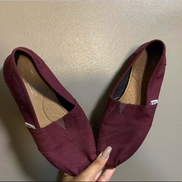 Toms Shoes Burgandy - Picture 8 of 9